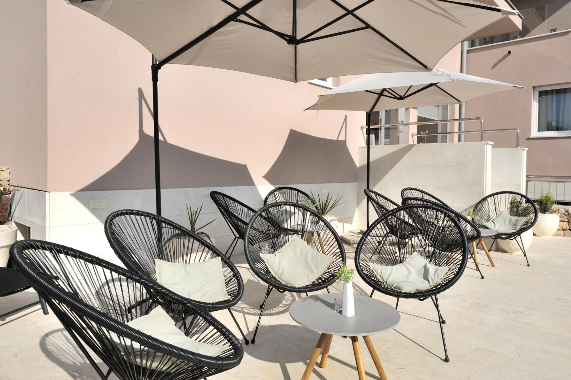 Deluxe Villa No.10 - Rooms & Apartments มันเดร ภายนอก รูปภาพ