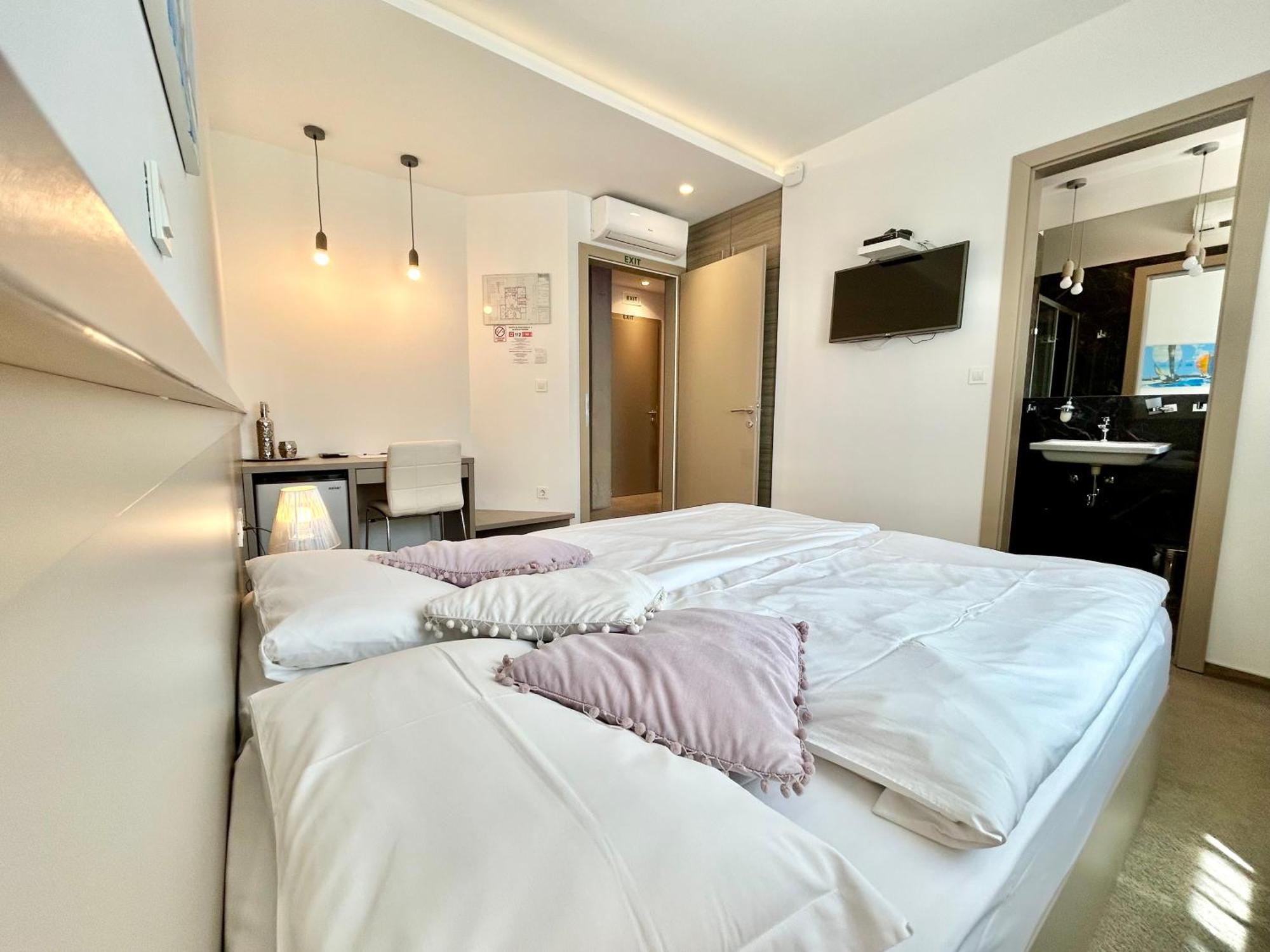 Deluxe Villa No.10 - Rooms & Apartments มันเดร ภายนอก รูปภาพ