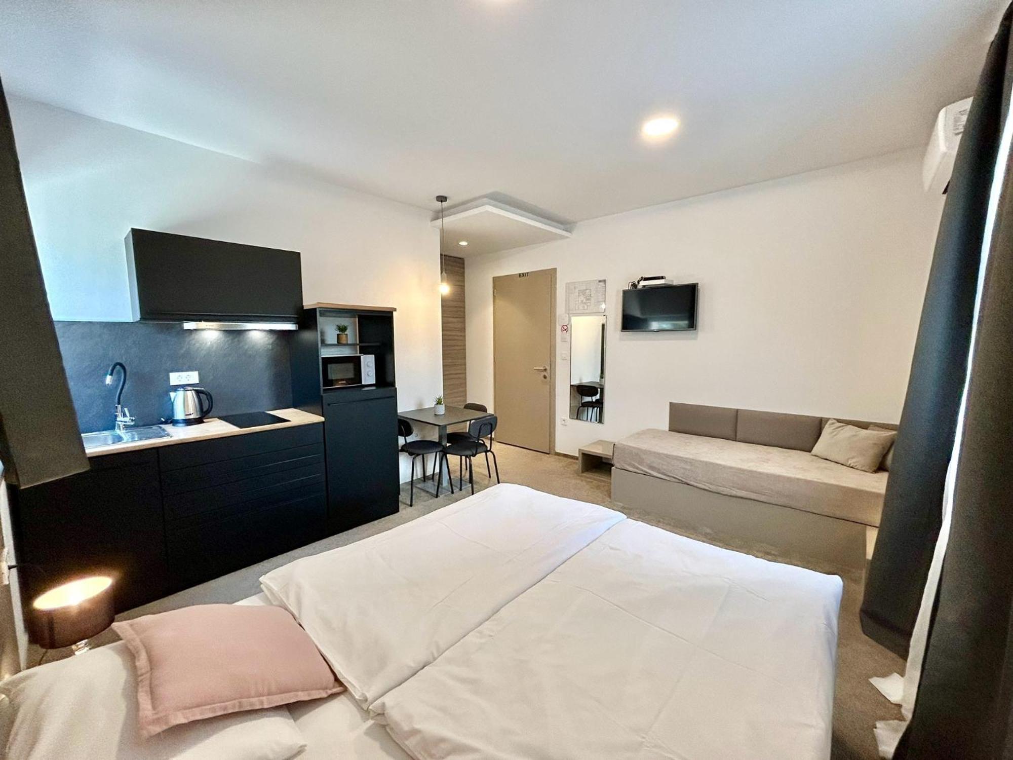 Deluxe Villa No.10 - Rooms & Apartments มันเดร ภายนอก รูปภาพ