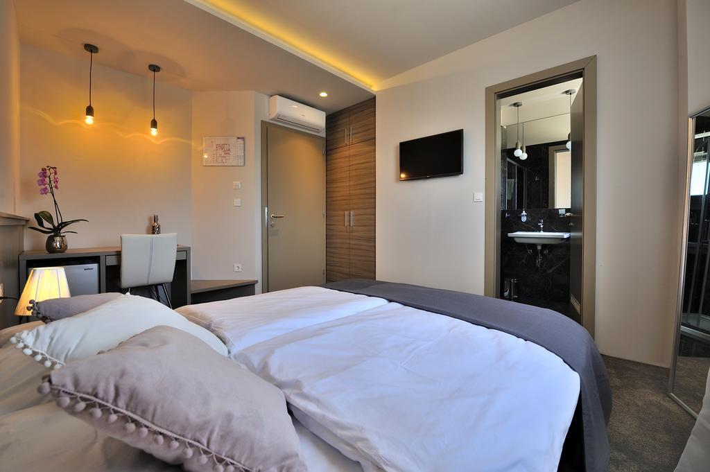 Deluxe Villa No.10 - Rooms & Apartments มันเดร ภายนอก รูปภาพ